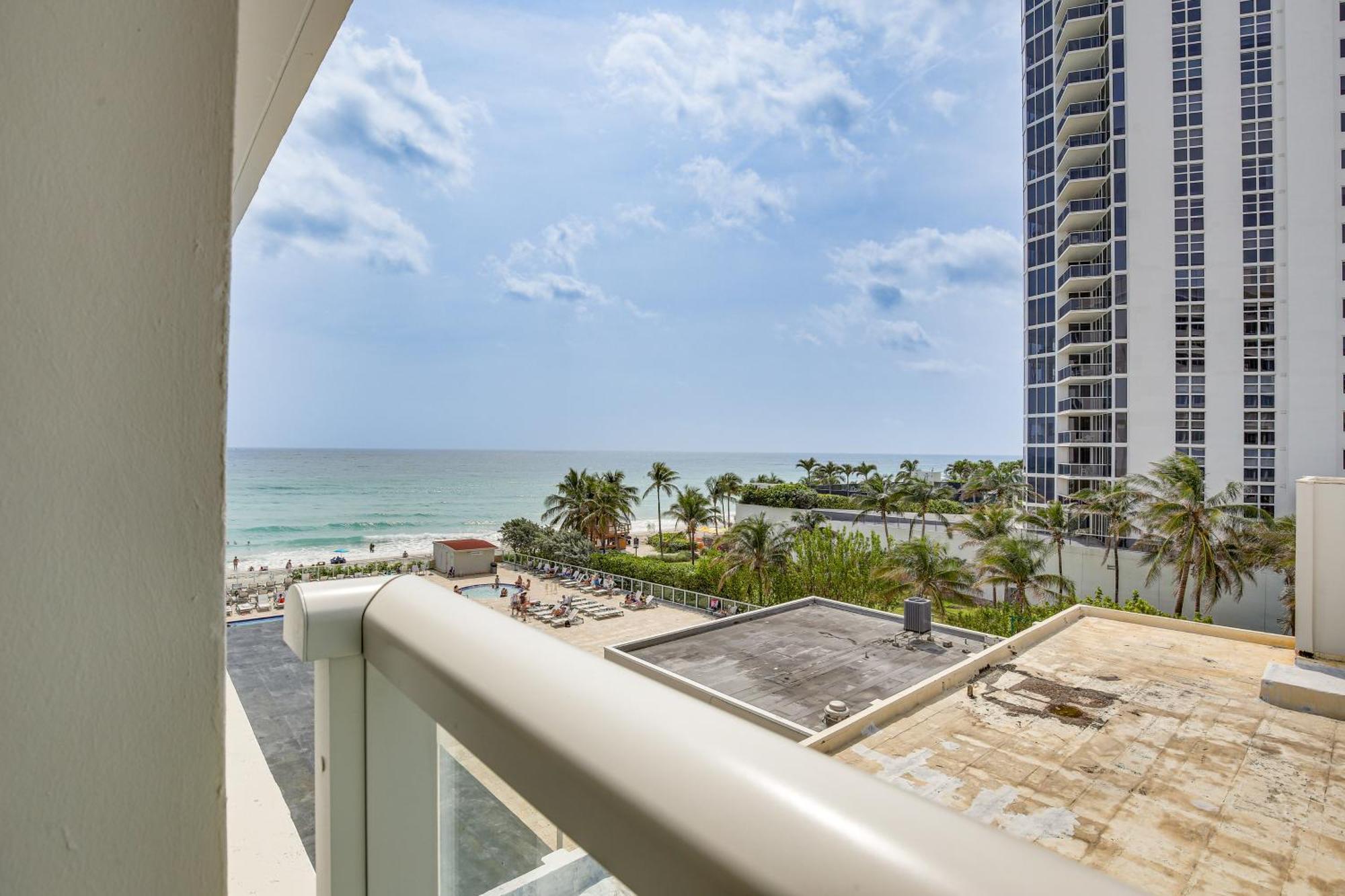 Sunny Isles Beach Resort Studio With Ocean Views 外观 照片